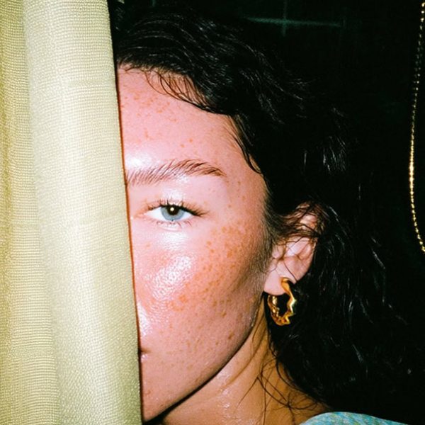 mi_1603_13826_minimal_luxury_skincare_studio_soft_natural_lig_7712000d-5061-48fe-a19a-11f10dcdf080_0 2 (1)